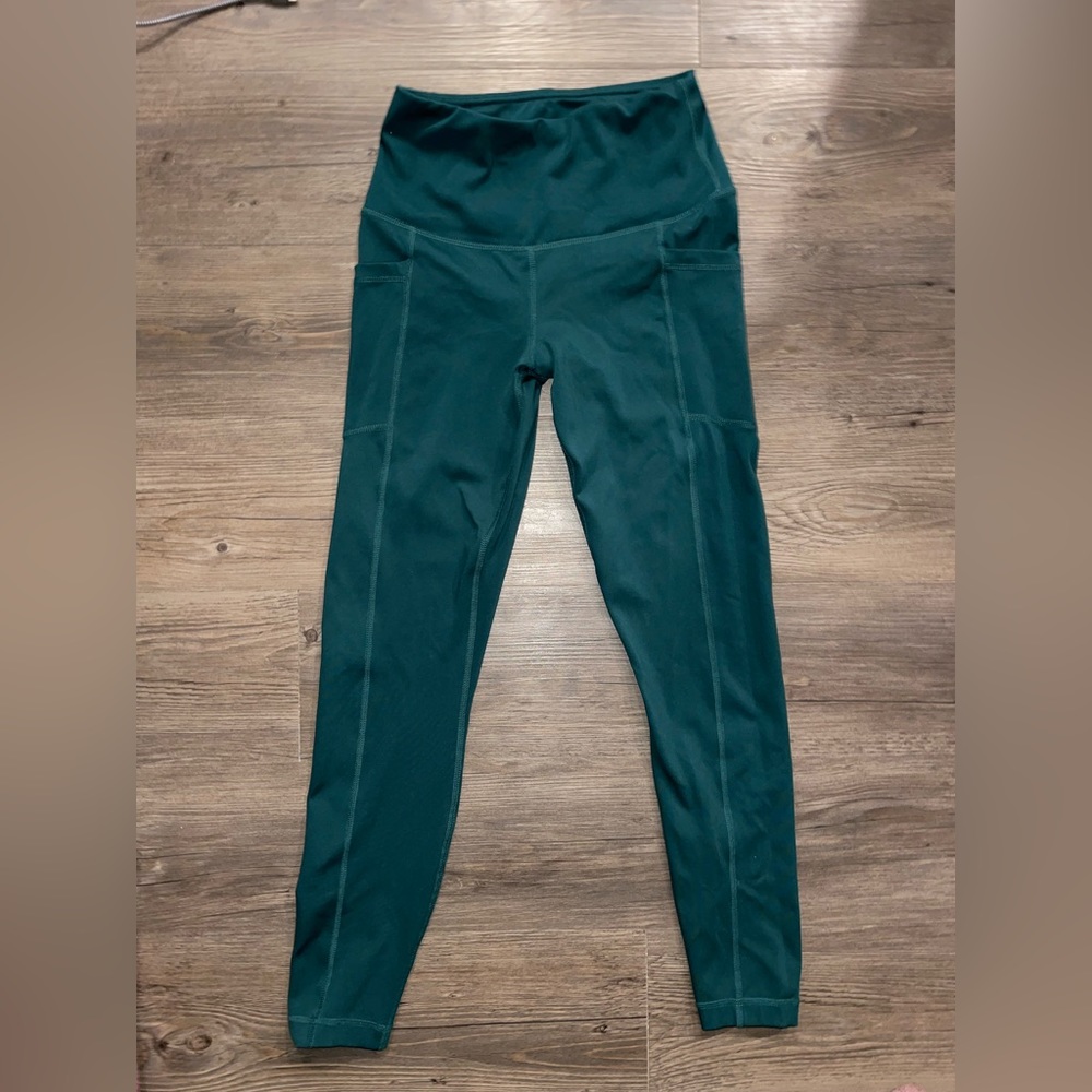 Women’s athletic leggings